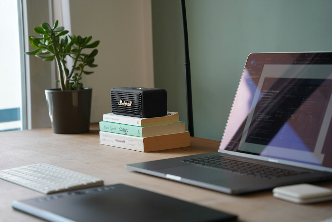 healthy lunch box on desk
